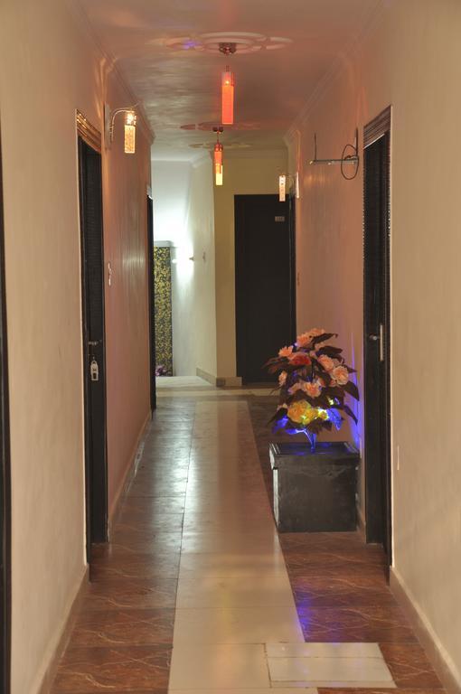 Hotel New Mg Residency Amritsar Exteriör bild