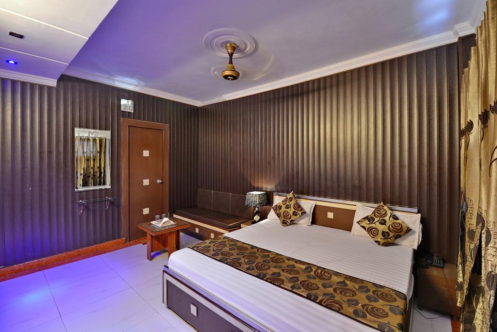 Hotel New Mg Residency Amritsar Exteriör bild