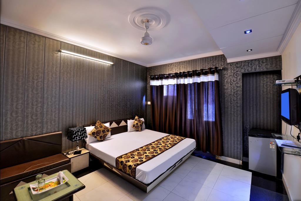 Hotel New Mg Residency Amritsar Exteriör bild