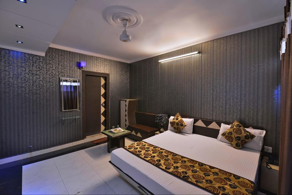 Hotel New Mg Residency Amritsar Exteriör bild